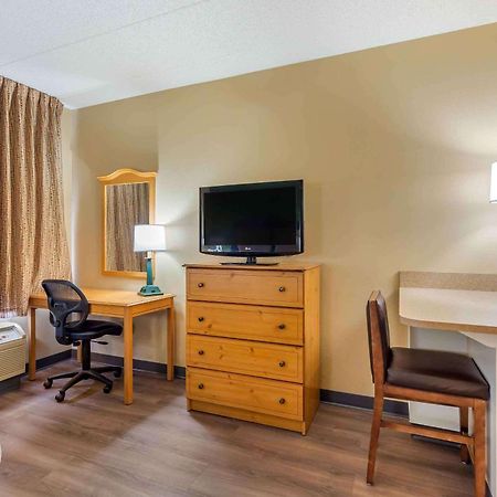 Extended Stay America Select Suites - Chicago - Lombard - Oakbrook Oakbrook Terrace Exterior foto