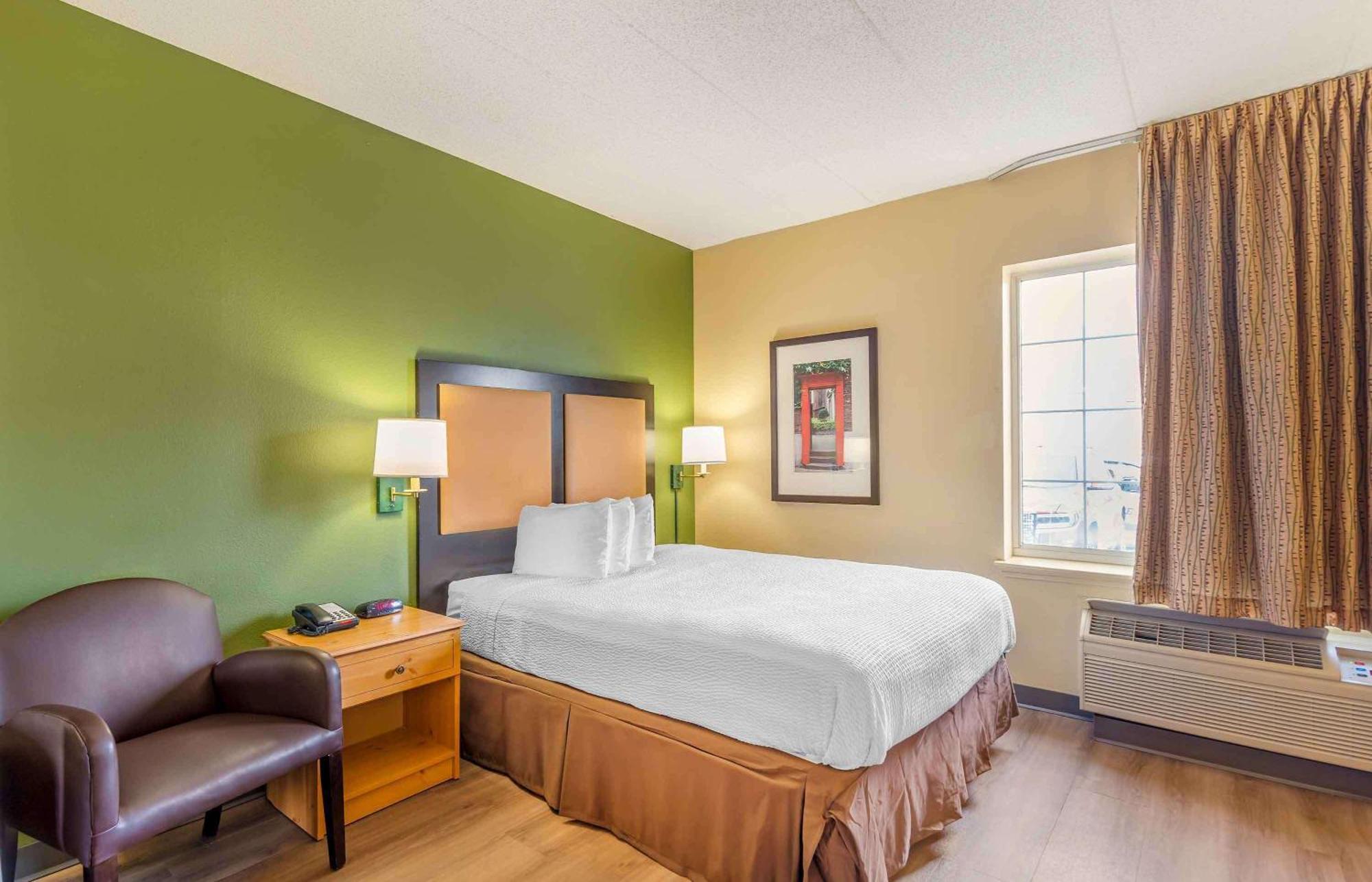 Extended Stay America Select Suites - Chicago - Lombard - Oakbrook Oakbrook Terrace Exterior foto