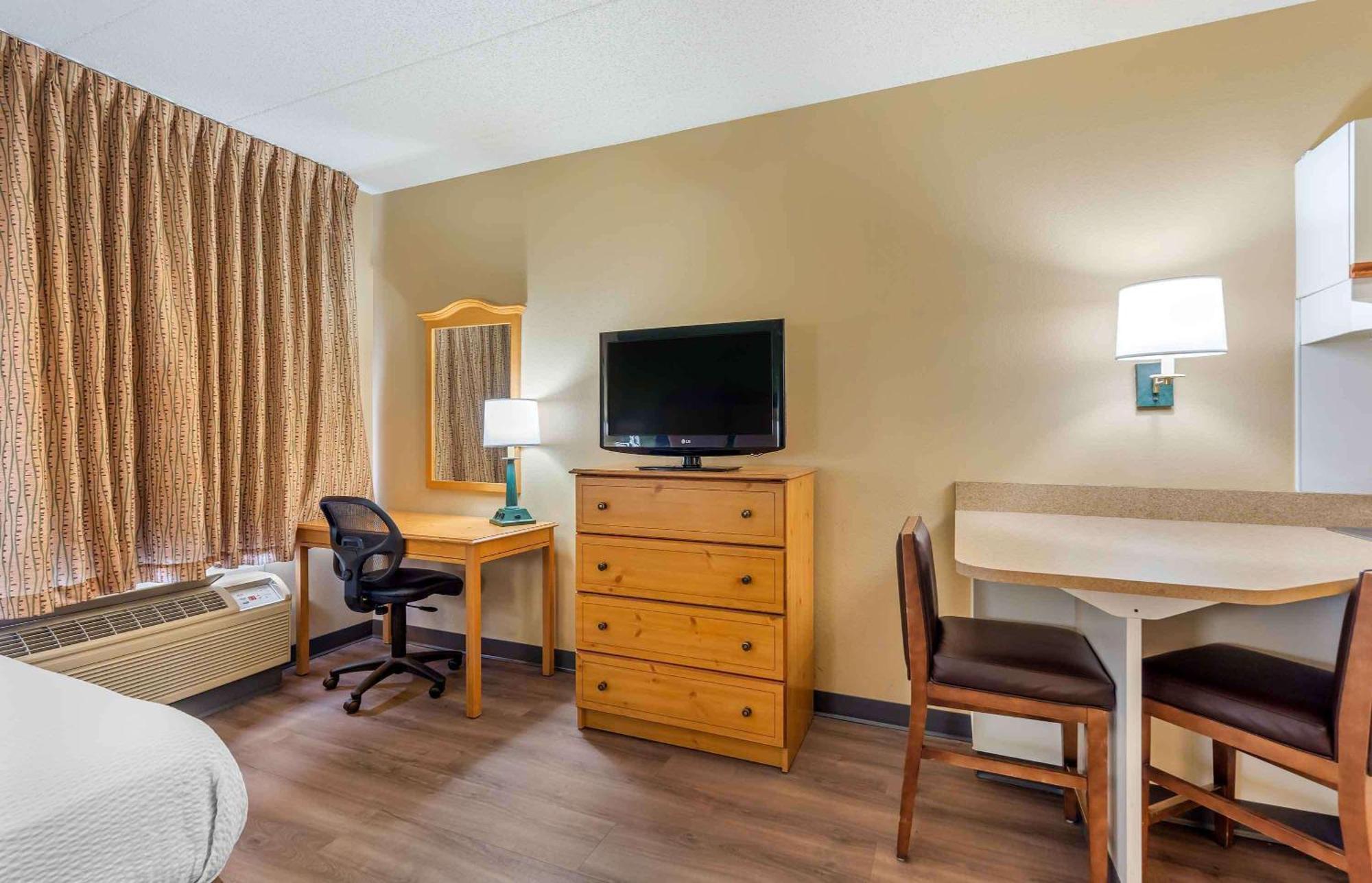 Extended Stay America Select Suites - Chicago - Lombard - Oakbrook Oakbrook Terrace Exterior foto