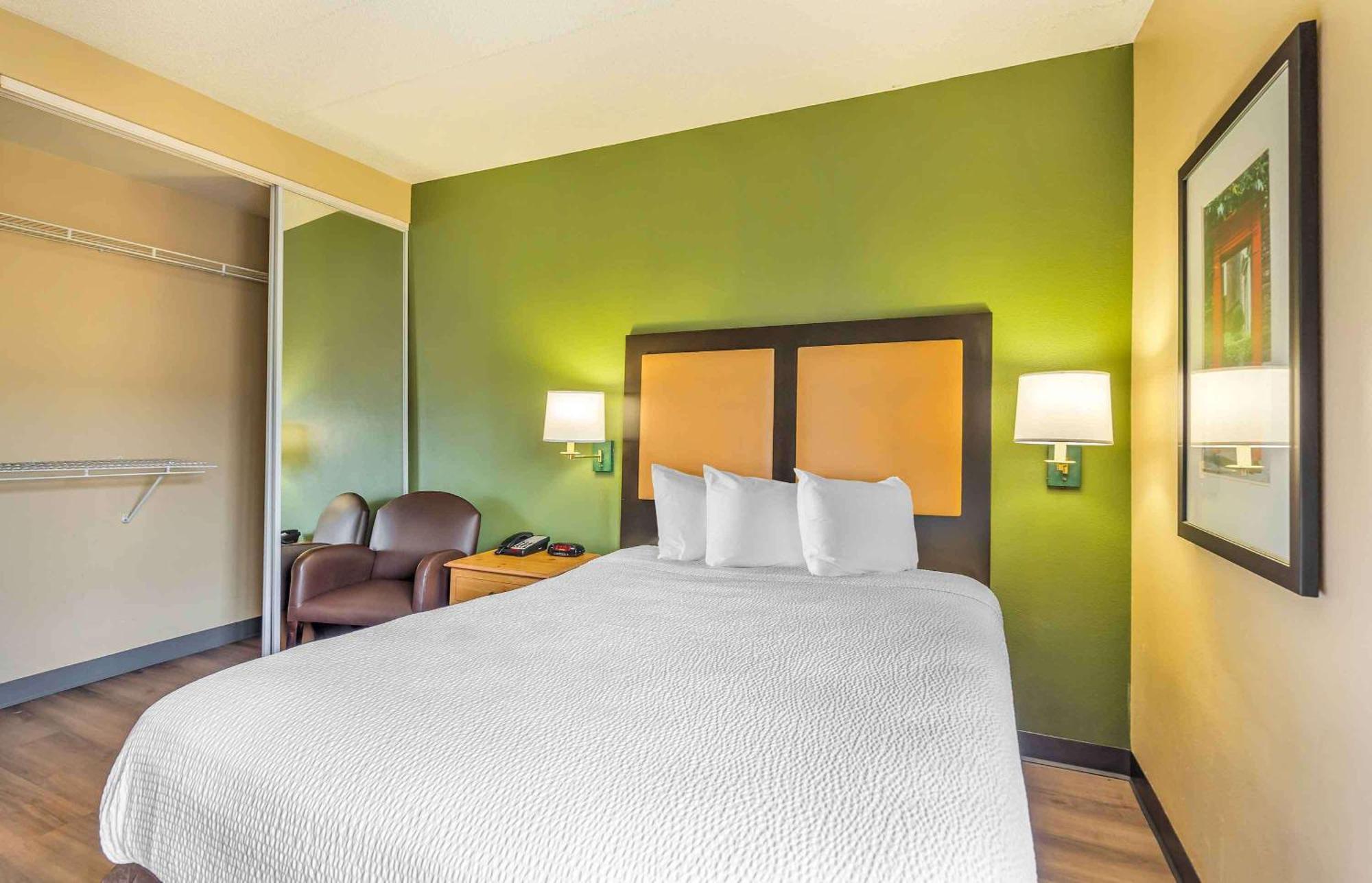 Extended Stay America Select Suites - Chicago - Lombard - Oakbrook Oakbrook Terrace Exterior foto