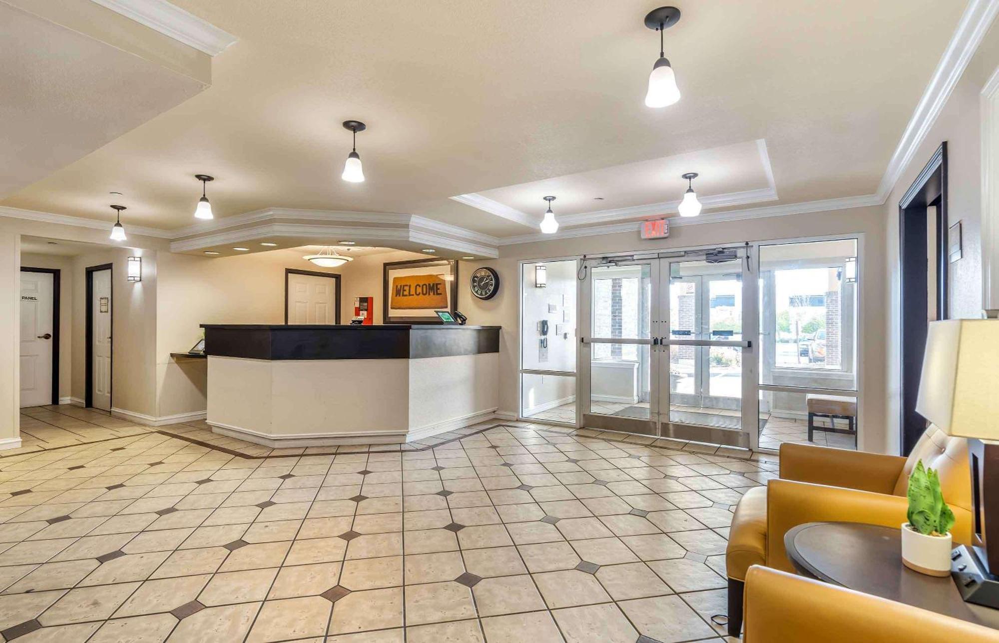 Extended Stay America Select Suites - Chicago - Lombard - Oakbrook Oakbrook Terrace Exterior foto