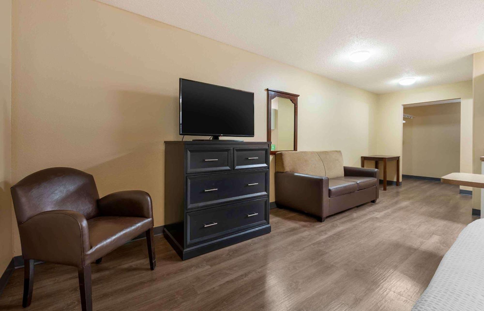 Extended Stay America Select Suites - Chicago - Lombard - Oakbrook Oakbrook Terrace Exterior foto