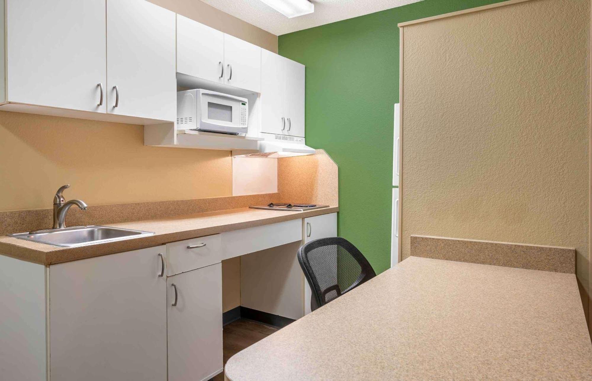 Extended Stay America Select Suites - Chicago - Lombard - Oakbrook Oakbrook Terrace Exterior foto