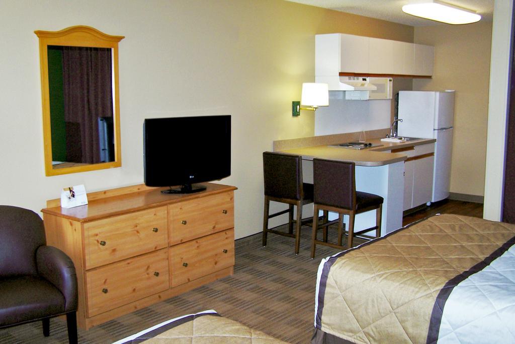Extended Stay America Select Suites - Chicago - Lombard - Oakbrook Oakbrook Terrace Exterior foto