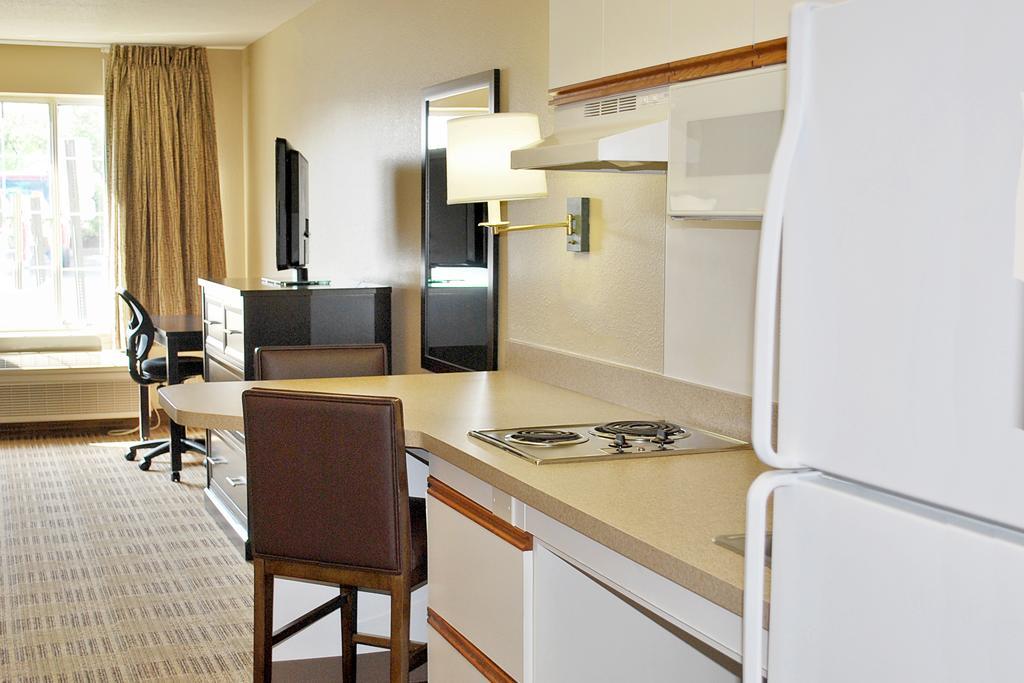 Extended Stay America Select Suites - Chicago - Lombard - Oakbrook Oakbrook Terrace Exterior foto