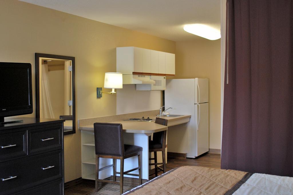 Extended Stay America Select Suites - Chicago - Lombard - Oakbrook Oakbrook Terrace Exterior foto