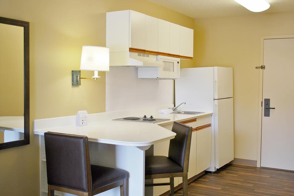 Extended Stay America Select Suites - Chicago - Lombard - Oakbrook Oakbrook Terrace Exterior foto