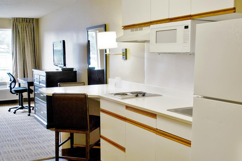 Extended Stay America Select Suites - Chicago - Lombard - Oakbrook Oakbrook Terrace Exterior foto