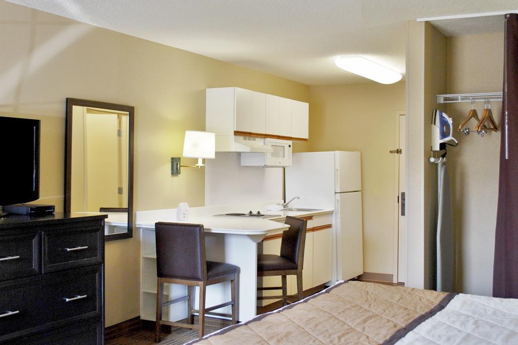 Extended Stay America Select Suites - Chicago - Lombard - Oakbrook Oakbrook Terrace Exterior foto